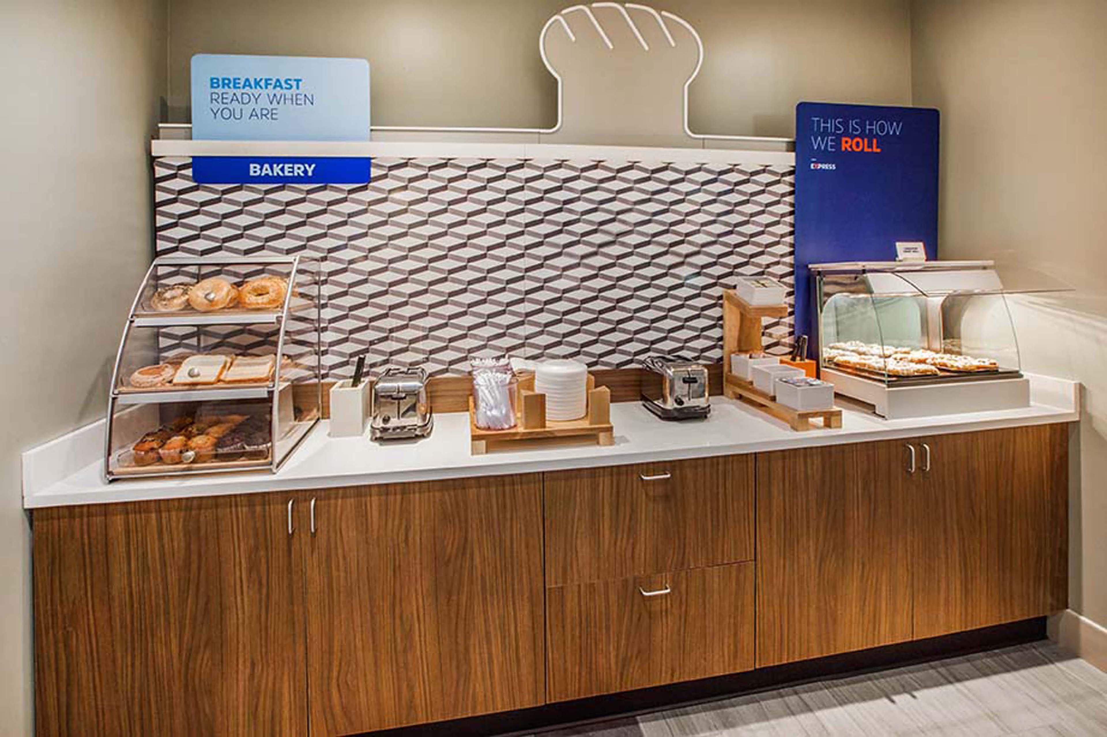Holiday Inn Express & Suites Oklahoma City Mid - Arpt Area By Ihg Exteriör bild