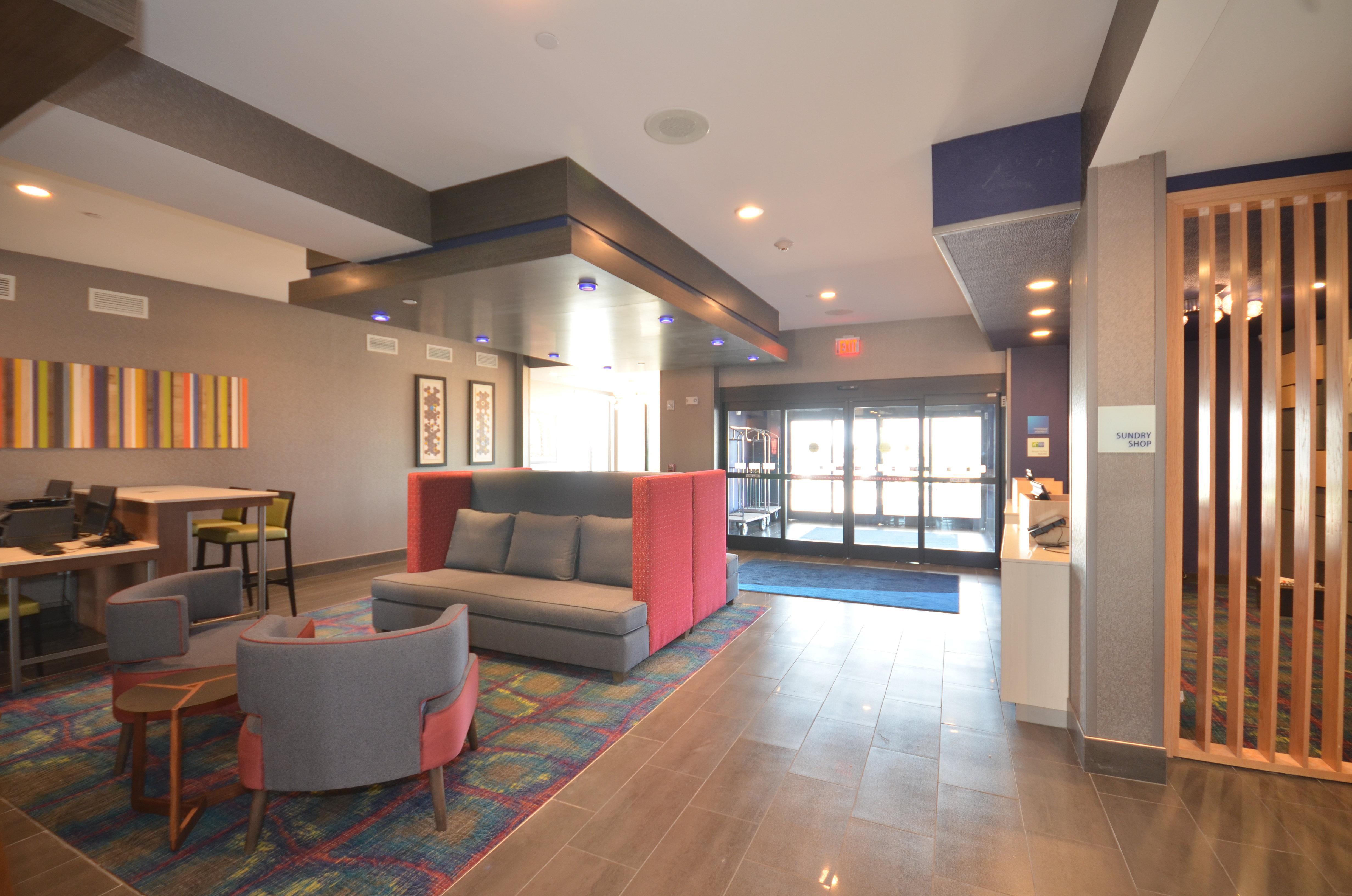Holiday Inn Express & Suites Oklahoma City Mid - Arpt Area By Ihg Exteriör bild